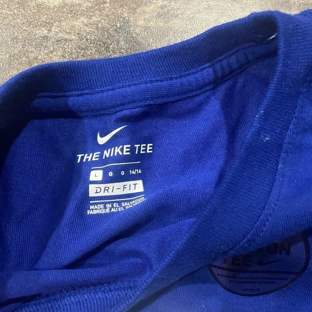 NWT Nike Philadelphia 76ers Dri-Fit T-Shirt